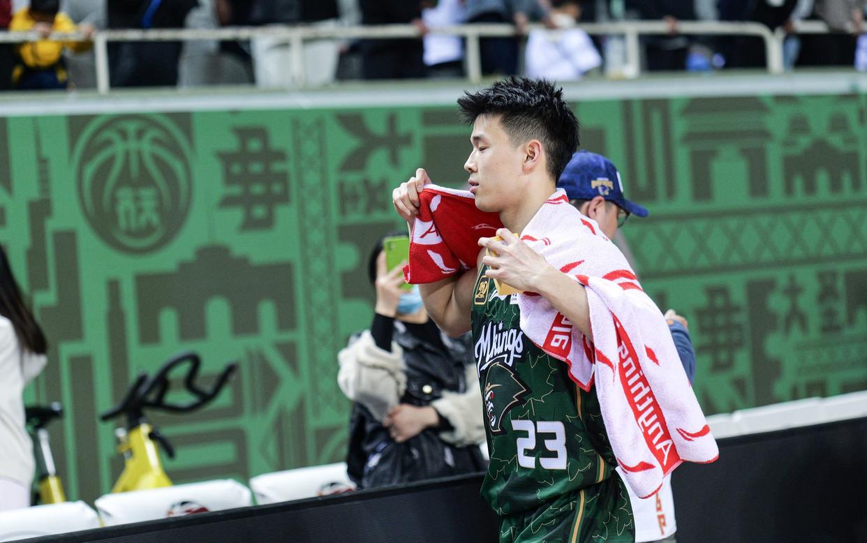 爱游戏下载-包含风云突变深圳男篮冲刺阶段扳平良机，NBA常规赛版图或变，震撼外界，团队化学反应显著的词条