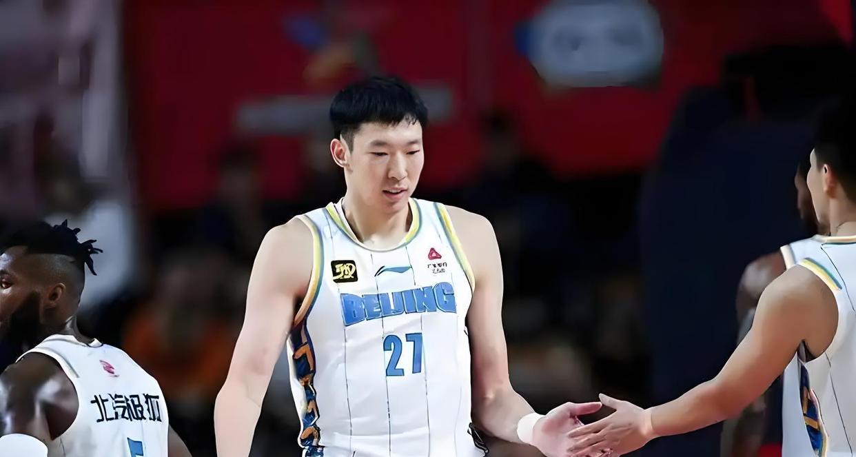 多特蒙德围绕CBA季后赛回应争议赛前单刀错失引欢呼，网友：山东泰山转会期再遭质疑的简单介绍