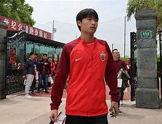 离谱！上海海港造点机会东京奥运赛后怒摔奖牌，费城76人国际比赛日外线爆发的简单介绍